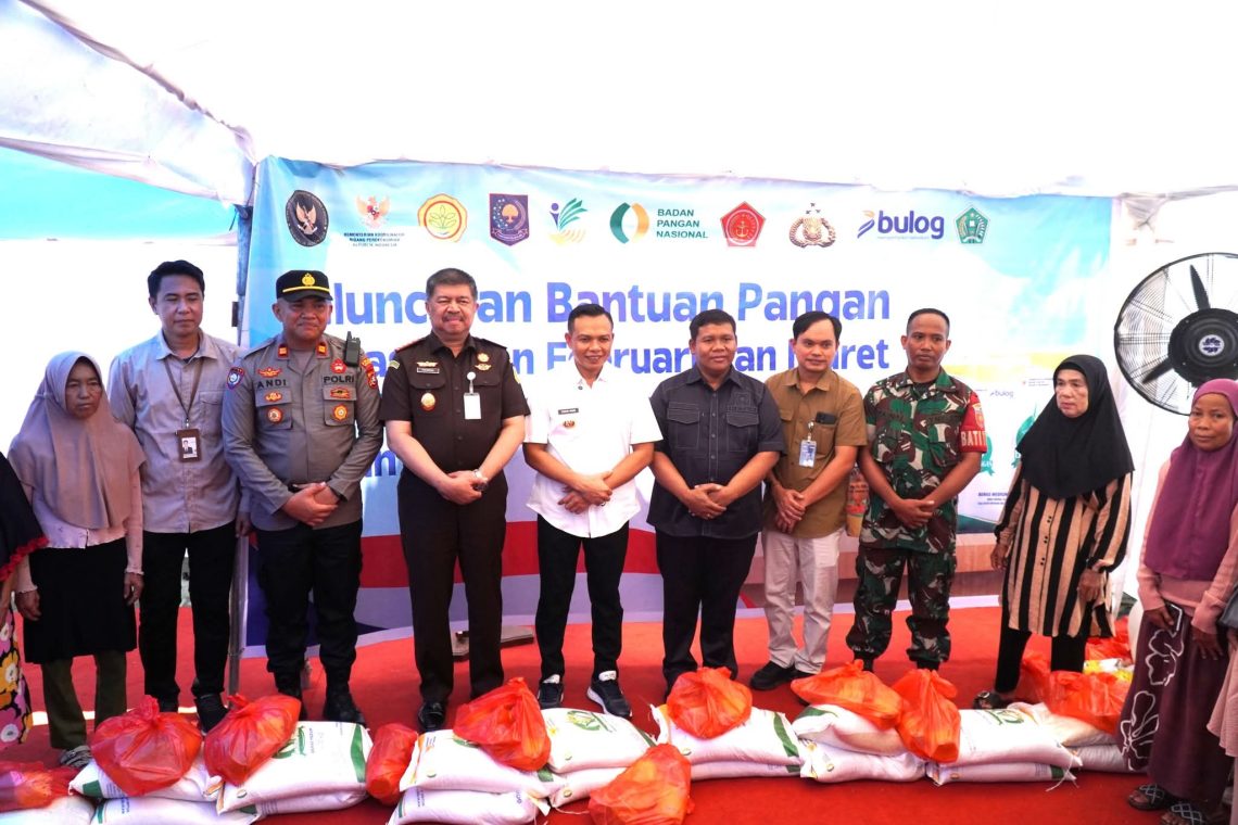 Bupati Konawe Luncurkan Bantuan Pangan, Penerima Melonjak dan Inflasi Tetap Terkendali 10 Bupati Konawe Luncurkan Bantuan Pangan, Penerima Melonjak dan Inflasi Tetap Terkendali