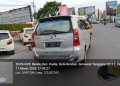 Salah satu mobil kursus mengendarai YPA Handayani yang diduga sebabkan macet di jalan umum