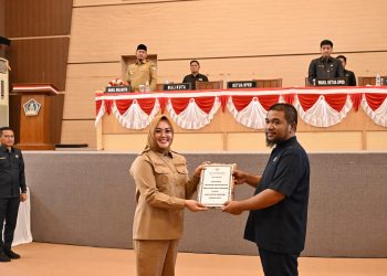 DPRD Kendari Gelar Paripurna, Wali Kota Sampaikan LKPJ 2025 11 Pemyerahan LKPJ 2025, dari Pemkot Kendari kepada DPRD