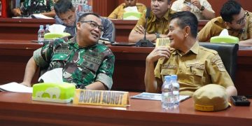 Wabup Konut saat menghadiri rapat persiapan TMMD di Korem 143/Halu Oleo