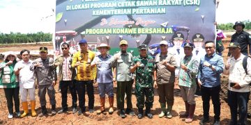 Konawe Perkuat Sektor Pertanian, Garap 1.400 Hektare Sawah Baru Lewat Program CSR 1 kegiatan program CSR dan tanam serentak yang dilaksanakan secara nasional di Desa Sonai, Kecamatan Puriala, Kabupaten Konawe