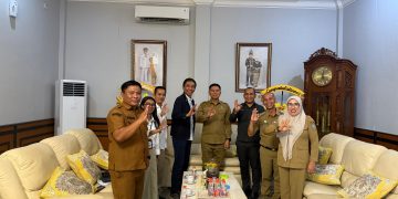 Bupati dan Ketua DPRD Konsel menyambut tim Kementerian LH