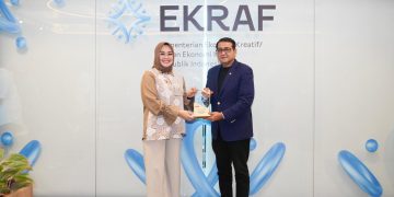 Kendari Bidik Pasar Global, Wali Kota Kunci Dukungan Kemenparekraf 1 Wali Kota Kendari, Siska Karina Imran saat bersama Menteri Ekonomi Kreatif, Teuku Riefky Harsya