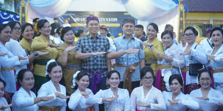 Bupati Konsel bersama wakilnya menghadiri Dharma Santi Nyepi di Desa Jati Bali