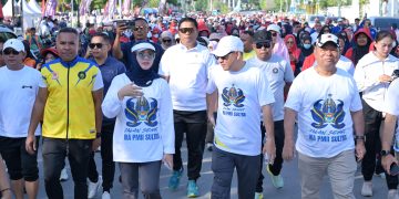 Wali Kota Kendari Lepas Jalan Sehat IKA PMII, Gaungkan Kepedulian Lingkungan 2 Wali Kota Kendari Lepas Jalan Sehat IKA PMII, Gaungkan Kepedulian Lingkungan