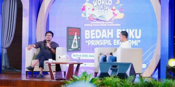 kegiatan Bedah Buku Prinsipil Ekonomi karya Ferry Irwandi, sebagai puncak rangkaian peringatan World Book Day 2026 yang diselenggarakan KPw BI Sultra