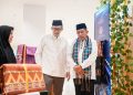 Wagub Sultra, Ir Hugua bersama Kepala KPw BI Sultra, Edwin Permadi mengunjungi salah satu UMKM di Sultra Maimo Sharia Fest 2026