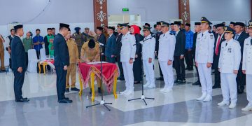 Bupati Konsel saat melantik 51 Pejabat Eselon III dan IV