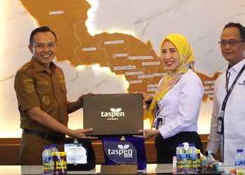 Bupati Konawe, Yusran Akbar usai menandatangani MoU dengan PT TASPEN