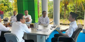 Tegangan Listrik di Konut Tak Stabil, Bupati Ikbar Panggil PLN 1 Bupati Ikbar saat rapat dengan PLN terkait persoalan listrik yang tak stabil di Konut
