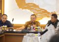Bupati Konawe, Yusran Akbar memimpin rapat tim teknis bersama PT SMI