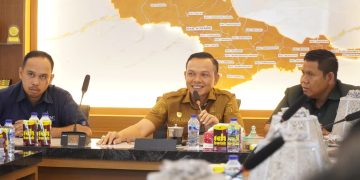 Bupati Konawe, Yusran Akbar memimpin rapat tim teknis bersama PT SMI