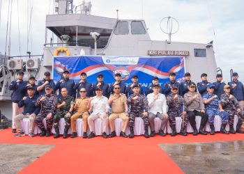 Ekspedisi Rupiah Berdaulat (ERB) BI dan TNI AL distribusi 20 M di Wakatobi menggunakan KRI Pulau Rimau