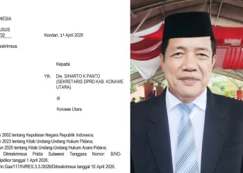 Mantan Sekwan DPRD Konut, Siharto K. Panto beserta surat panggilan dari Polda Sultra