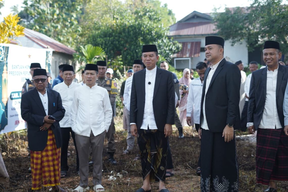 Pemkab Konsel dan Forkopimda Salurkan Puluhan Hewan Kurban ke Sejumlah Wilayah 10 Pemkab Konsel dan Forkopimda Salurkan Puluhan Hewan Kurban ke Sejumlah Wilayah
