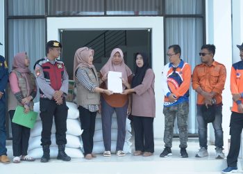 Pemda Konsel Salurkan Bantuan CPP, 222 Jiwa Terdampak Banjir Terbantu 11 Penyaluran bantuan CPP kepada warga terdampak banjir di Konsel