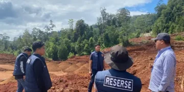 Polda Sultra saat melakukan pemeriksaan belum lama ini, di sejumlah titik area konsesi PT BBDM hingga akhirnya aktivitas pertambangan perusahaan dihentikan