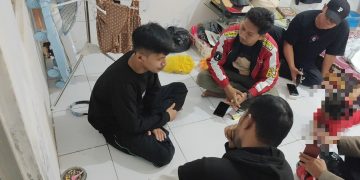 Pelaku penganiayaan hingga mengakibatkan istrinya tewas saat diamankan polisi