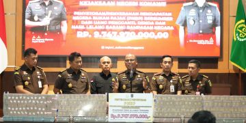 Kejati Sultra saat menggelar kegiatan penyerahan/penyetoran ke Khas Negara Uang Tunai berupa Pendapatan Negara Bukan Pajak (PNBP) Senilai Rp. 9.747.970.000
