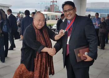 Ketua Perhimpunan Persahabatan, Teguh Santosa (kanan)