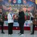 Rakernas PJ91, Wagub Lampung Apresiasi Soliditas Purna Jambore Nasional 1991 16 Wakil Gubernur Lampung, Jihan Nurlela bersama Ketua Umum Purna Jambore Nasional 1991 Teguh Santosa pada Rakernas PJ91