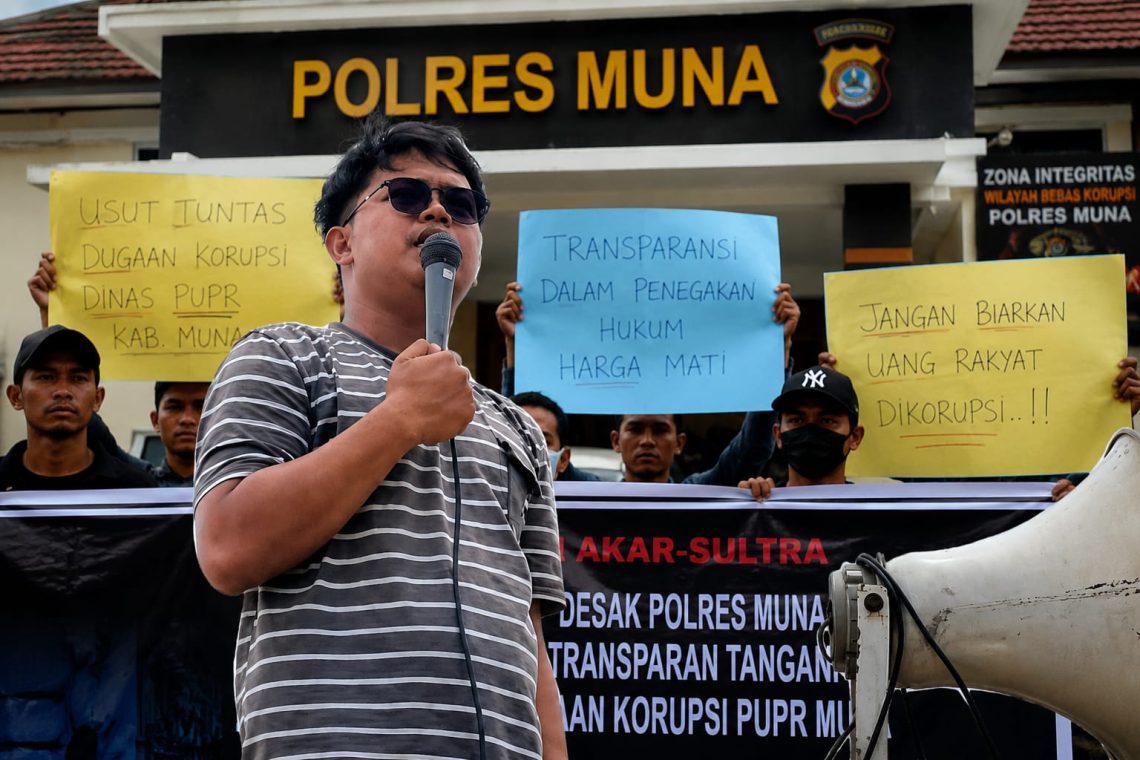 AKAR Sultra Desak APH Transparan Tangani Dugaan Korupsi 3,1 Miliar di PUPR Muna 10 AKAR Sultra Desak APH Transparan Tangani Dugaan Korupsi 3,1 Miliar di PUPR Muna
