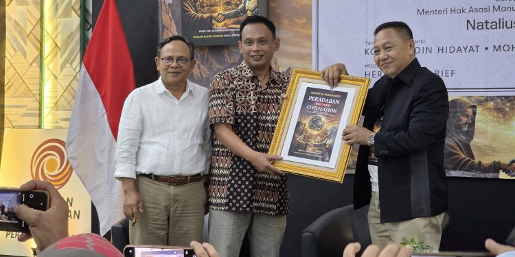Bedah buku melalui forum mahkamah intelektual dengan judul Peradaban Not Just Civilization karya Adhie M. Massardi