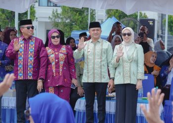 Kafilah Konsel Tampil Kompak di Pawai Ta'aruf MTQ Sultra 2026, Usung Visi SETARA 11 Kafilah Konsel Tampil Kompak di Pawai Ta'aruf MTQ Sultra 2026 dipimpin Bupati dan Wabup Konsel