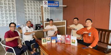 Kominfo Konsel bersama jajaran mengunjungi sentra produksi Kopi Tolaki milik CV Kopindo di Desa Tridana Mulya, Kecamatan Landono bagian dari komitmen dalam memperkuat transformasi digital bagi pelaku UMKM melalui publikasi potensi daerah