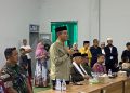 Bupati Irham Kalenggo menyambut kepulangan jemaah haji Konsel
