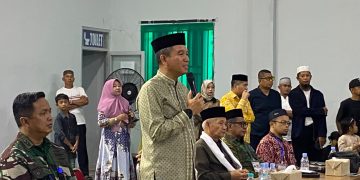 Bupati Irham Kalenggo menyambut kepulangan jemaah haji Konsel