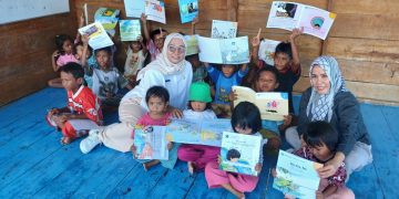 Program Retelling Dinas Perpustakaan Konsel Tumbuhkan Budaya Literasi Anak Pesisir Desa Wawatu