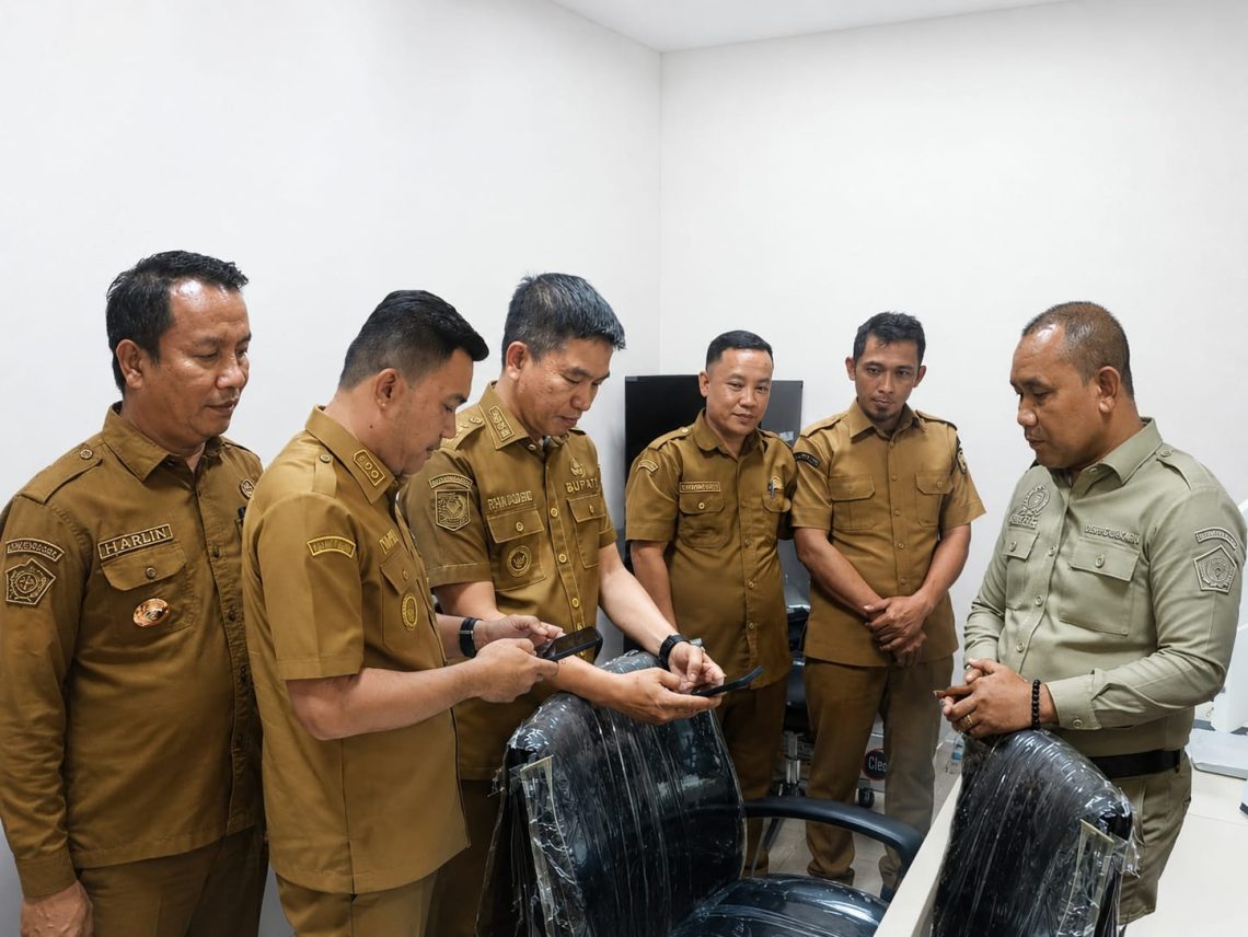 Pemkab Konsel Genjot Aktivasi IKD, Target 30 Persen Wajib KTP Tahun Ini 10 Pemkab Konsel Genjot Aktivasi IKD, Target 30 Persen Wajib KTP Tahun Ini