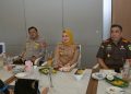 Kebersamaan Wali Kota Kendari Siska Karina Imran di salah satu momen rapat bersama unsur Forkopimda