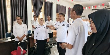 Bupati Konsel saat memantau