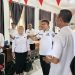 Bupati Konsel saat memantau langsung progres pelaksanaan DMS di ruang layanan penginputan data BKPSDM