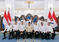 Foto bersama Presiden RI bersama jajaran pengurus Kamar Dagang dan Industri (Kadin) Indonesia serta perwakilan asosiasi dunia usaha di Istana Negara, yang dalam foto tersebut juga ada Anton Timbang selaku Ketua Kadin Sultra