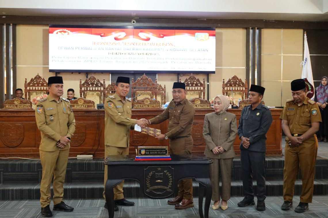DPRD Konsel Tetapkan Pertanggungjawaban APBD 2025, Bupati Soroti Efektivitas Anggaran 10 Paripurna penetapan Raperda Pertanggungjawaban APBD 2025 di Aula Utama DPRD Konsel