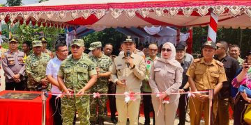Bupati Irham Apresiasi Kemhan dan TNI Bangun Lima Jembatan Perintis di Konsel 1 Peresmian Jembatan Perintis Garuda di Desa Amokuni, Kecamatan Ranomeeto Barat, Konawe Selatan