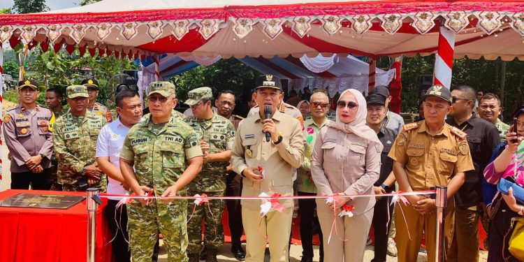 Bupati Irham Apresiasi Kemhan dan TNI Bangun Lima Jembatan Perintis di Konsel