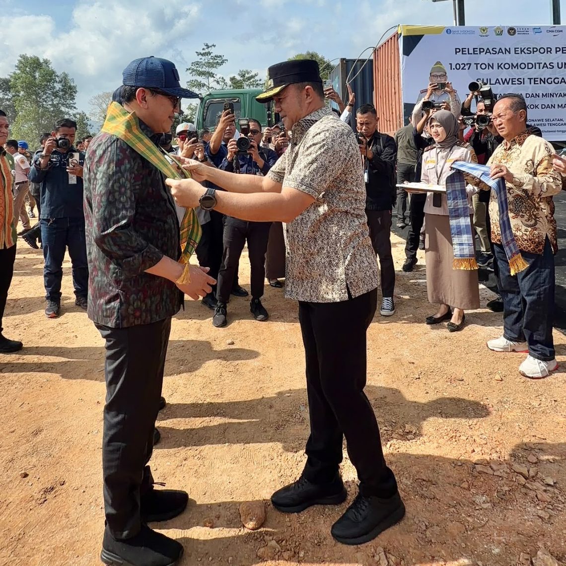 Ekspor Perdana Dari Konsel, 1.027 Ton Komoditas Sultra Dikirim ke China-Malaysia 10 Ekspor Perdana Dari Konsel, 1.027 Ton Komoditas Sultra Dikirim ke China-Malaysia