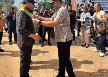 Wabup Konsel H. Wahyu Ade Pratama Imran saat menghadiri pelepasan ekspor perdana komoditas unggulan Sultra