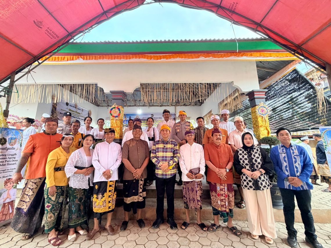 Bupati Konsel Hadiri Ngenteg Linggih Pura Eka Sari, Tekankan Kerukunan dan Toleransi 10 Bupati Konsel Hadiri Ngenteg Linggih Pura Eka Sari, Tekankan Kerukunan dan Toleransi