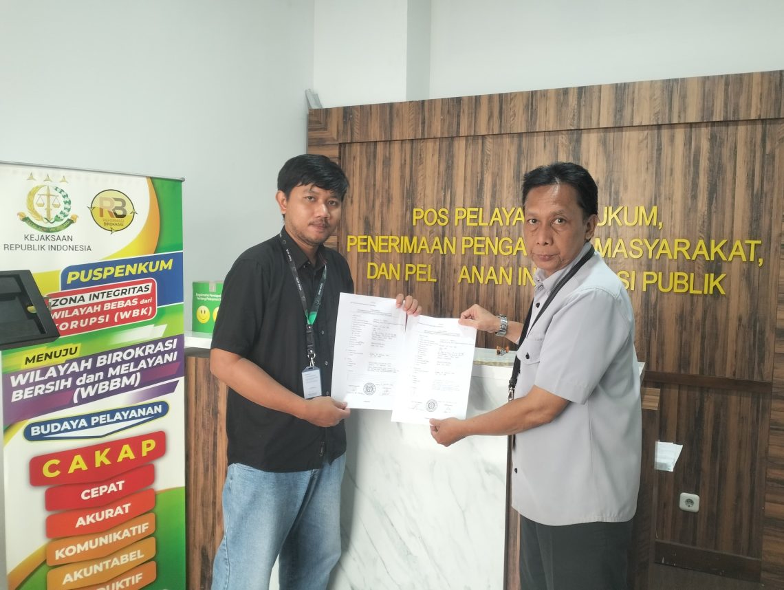 KSBSI Bawa Kasus Cleaning Service Pemkot Kendari ke Kejagung, Jamwas Diminta Evaluasi Kejari 10 Ketua Korwil KSBSI Sultra, Iswanto saat melaporkan kasus cleaning service Pemkot Kendari ke Kejagung