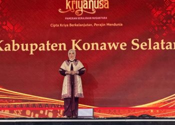 Ketua Dekranasda Konsel, Nurlita Jaya saat tampil pada ajang Kriyanusa 2026 di Jakarta