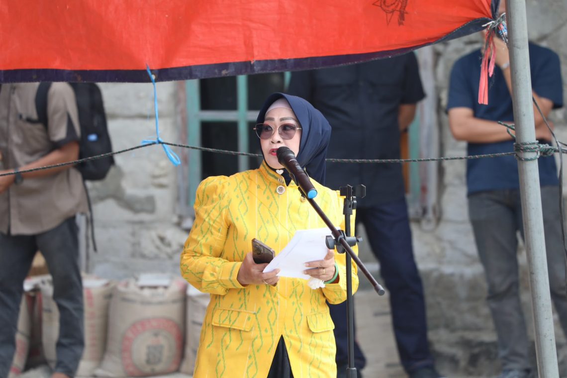 Wabup Iriane Lepas Pawai Taaruf MTQH XVI Kabupaten Morowali di Menui Kepulauan 10 Wabup Morowali, Iriane Iliyas