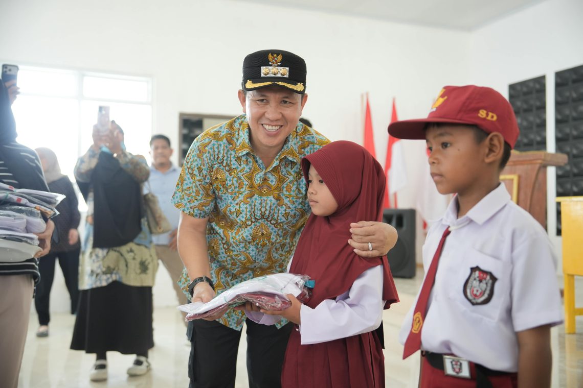 Bupati Iksan: Semua Siswa Morowali Berhak Mendapat Bantuan Pendidikan 10 Bupati Morowali Iksan Baharudin Abdul Rauf