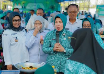 HKN 62, Dinkes dan Dinas Perikanan Konsel Sinergi Dorong Keluarga Konsumsi Ikan 12 Kepala Dinkes Konsel dan Kadis Perikanan Konsel terlibat langsung dalam lomba olahan ikan yang diikuti TP-PKK dari seluruh kecamatan di Konawe Selatan