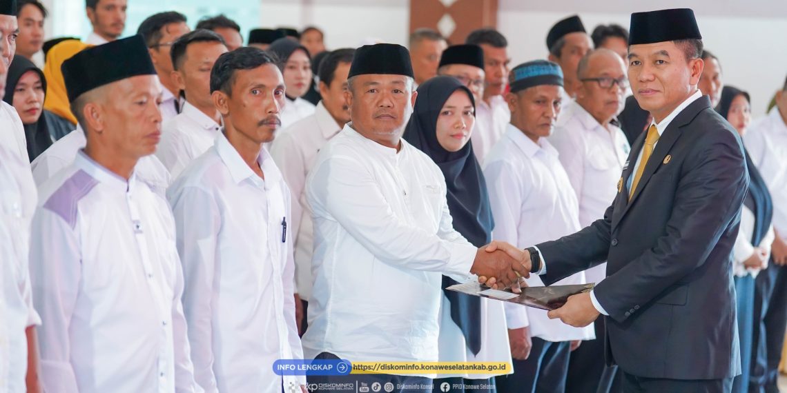 Bupati Konsel Irham Kalenggo melantik BPD dari 45 Desa di Konsel