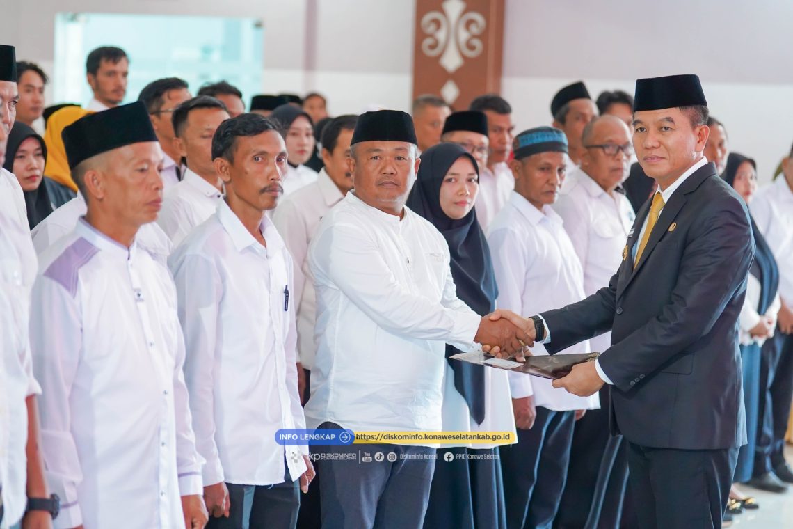 Bupati Konsel Irham Kalenggo melantik BPD dari 45 Desa di Konsel